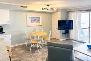 Walk to Boardwalk! Waterfront Ocean City Condo