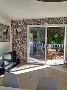 Villa Carlotta Rossa - Holiday Home with garden and pool