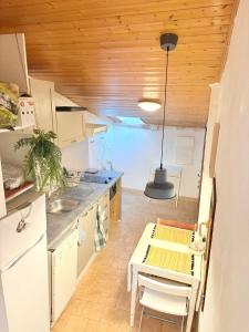 SMALL FLAT IN CENTER QUIET UNDER THE ROOF