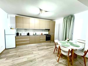 David Apartment #8