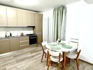 David Apartment #8