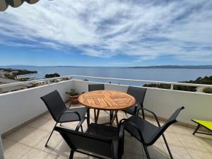 Spectacular sea views, garage, bike storage
