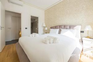 City Center Lux| 2BR| AC| Parking By Tilo