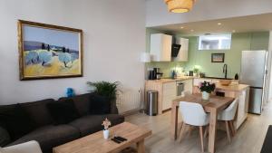 2-room apartment with private garden of 50 m
