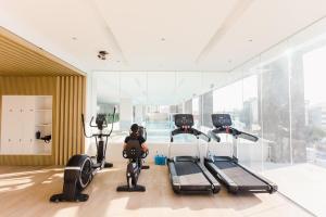 1-BR Condo with Pool, Balcony, Close to IT Park