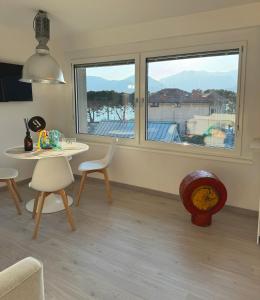 L4K3 luxury apartment