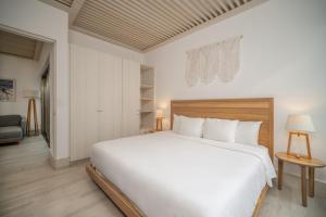 MAYAN MONK Suites