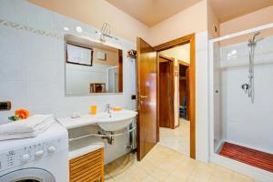 Casa Angiolina Lake And Mountain View - Happy Rentals