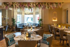 100 Queens Gate Hotel London Kensington, Curio Collection by Hilton