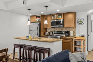 Hidden Gem 3BR King Beds-BBQ-Hot Tub-Pets OK