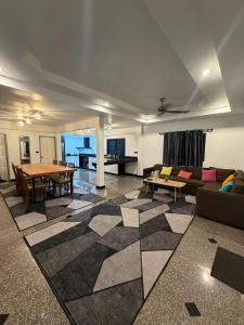 Pattaya Fabulous 4 Bedroom 2Km From Walking Street