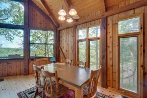 Hot Tub & Games! The Retreat on Dale Hollow Lake