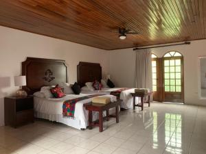 Hacienda Escondida 10min to Airport