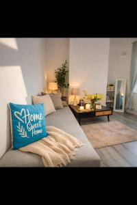 Three-Bedroom House Perfect for Contractors and Small Groups, sleeps 5 people in Durham