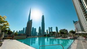 Luxury 2BR Burj View, Walk to Dubai Mall