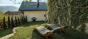 Charming garden apartment in a 1920s stone house