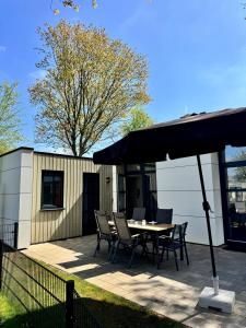 Bad Hoophuizen Chalet am Wasser für 6 Personen Nr Zuiderzee 21