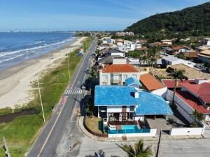 Casa Blue - Oceanfront in Itaguacu