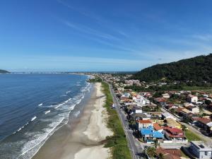 Casa Blue - Oceanfront in Itaguacu