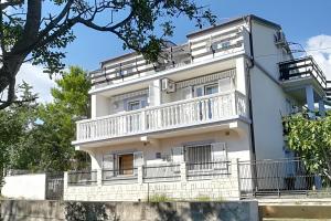 Apartment Novi Vinodolski 15292b