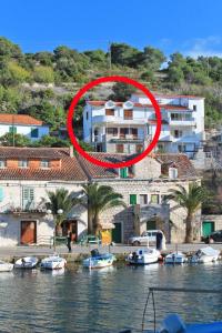 Apartments by the sea Stomorska, Solta - 8650