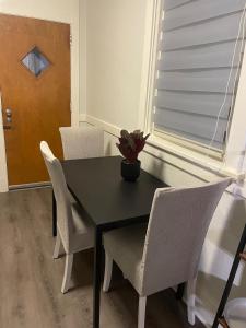 2BR 2 King Beds - Free Parking - Near Bakery Square and Universities