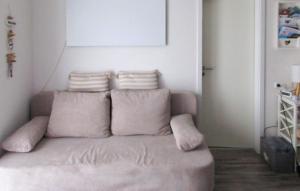 2 Bedroom Nice Apartment In Friedrichskoog