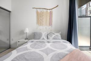Comfortable Suite in Heart Downtown with 2 Beds