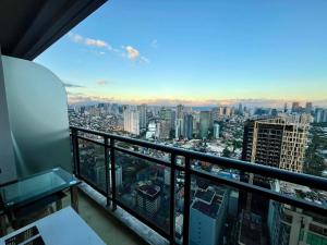 Gramercy Residences with Free Pool, WIFI, Sauna and Gym