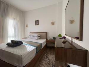 Luxury Lake View 2Br Privado Madinaty