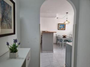 Appartement confortable avec terrasse, au centre, proche plage