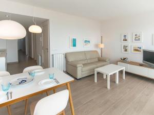 Piso Elena – Primera Línea con vistas espectaculares – 45 personas - ES-360-8