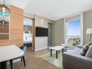 Mercure Solo