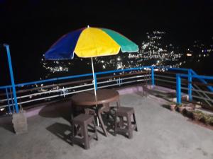 Chaukhamba view stay