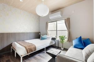 Tsurumibashi Residence