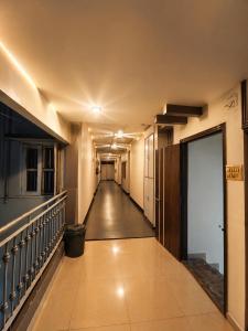 Hotel Rajdhani - Best Family Hotel in Pavagadh and in Halol GIDC