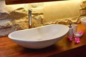 Anaya Cozy 1 BR Bungalow With Bathtub