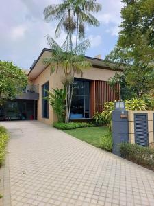 The Curator Villa at Forestcity