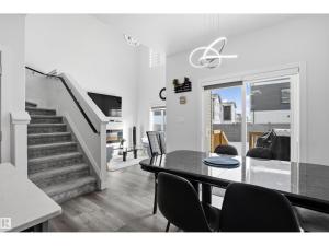 Sleek Home in Trendy Community at SW, Edmonton