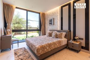 StayVista at The Earth Stone with Infinity Pool, Lawn