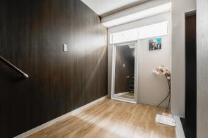 Woody House 13