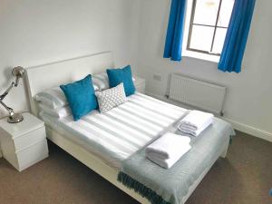 Modern, spacious surf retreat near Fistral beach