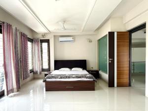Ultra-Luxurious 3BHK 1st Floor of bungalow