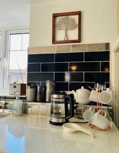 Spacious & Cosy, Short Stroll To The Centre
