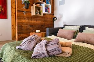 Design-Dachwohnung mit Badewanne & Bergblick in Saas-Grund