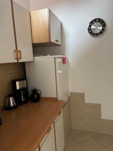 Cozy Apartment with Free Parking in Warsaw Sleeps 4