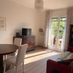 Eva s flat with large sunny balcony and lagoon view