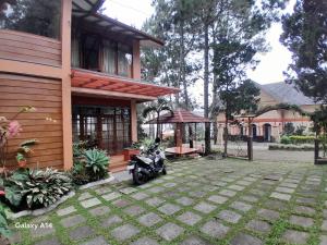 Villa Dinar Tulip Pinewood
