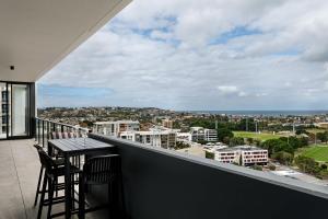 Elevated 3BR Stay - Views Amenities Parking
