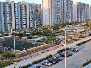 Skyline Oasis Luxury 2BR with Pool Near Beach